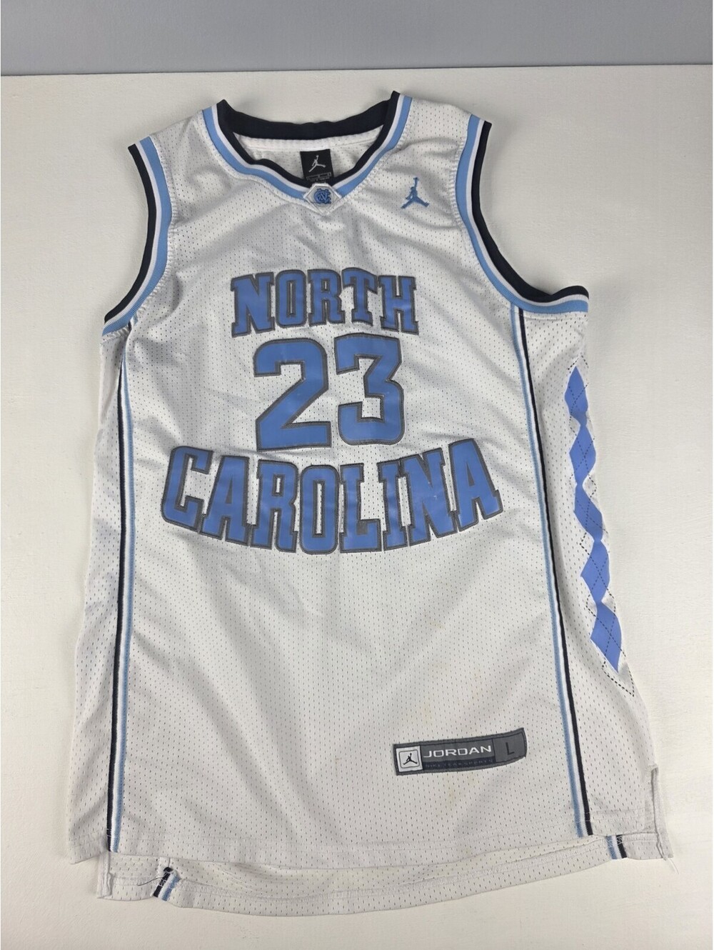 Jordan North Carolina Jersey Men's Size Large 23 Jordan White Blue Vintage Worn